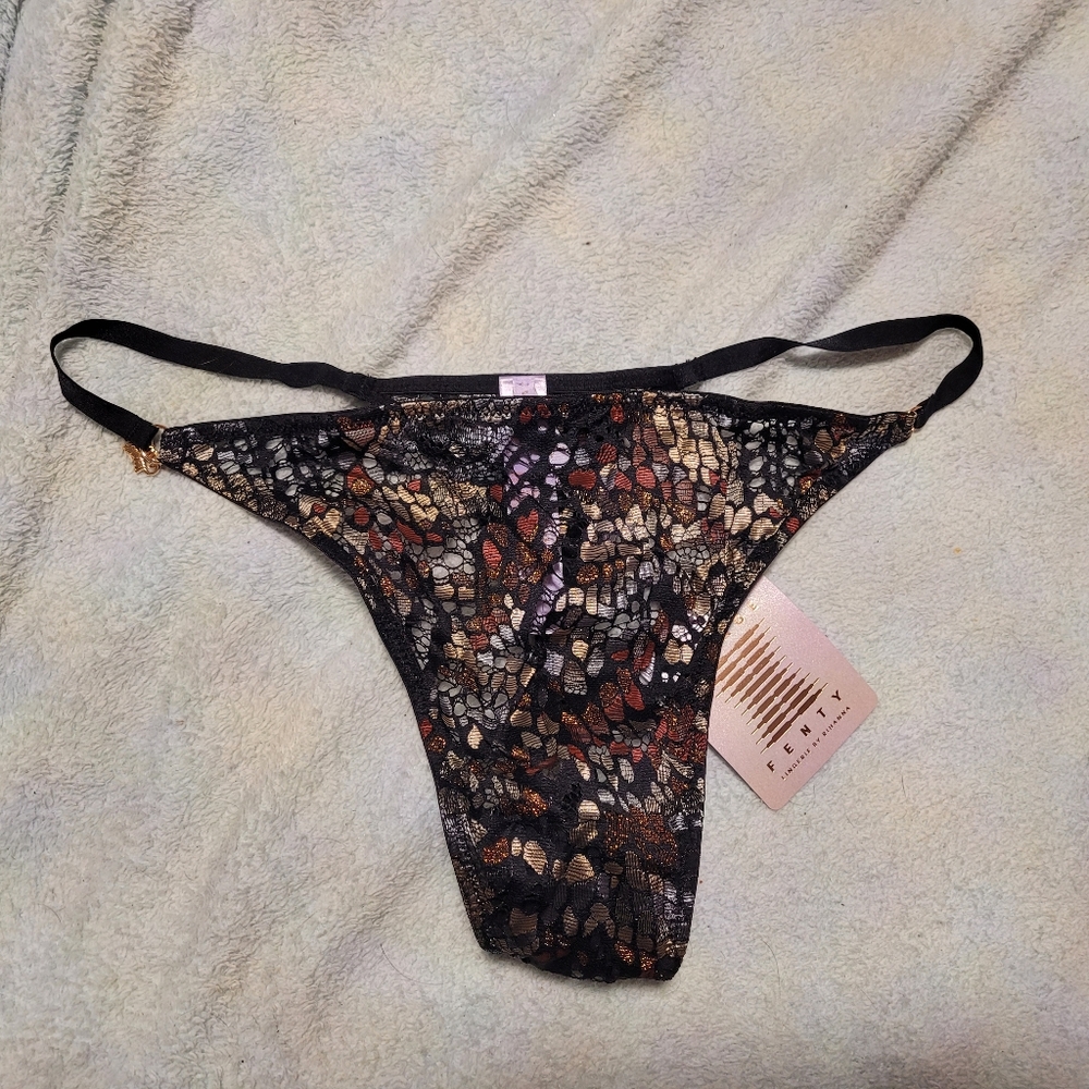 NWT Rihanna Savage x Fenty Metallic Thong Panties, size 1X
